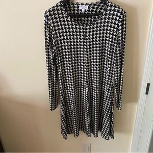 Hudson North Black & Cream Long Sleeve Dress